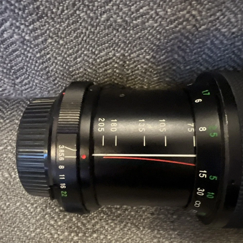 Vivitar 75-205mm 1: 3.8 MC Macro Focusing Zoom 62mm Lens